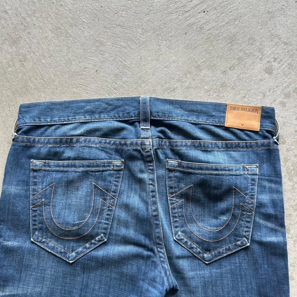 True Religion Jeans Size 40x35 Blue Medium Wash Denim Geno Relaxed Slim USA Made